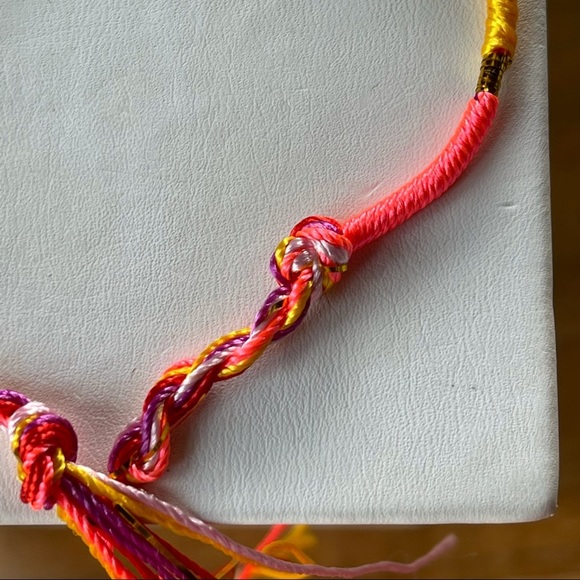 Handmade cotton floss friendship bracelets - Picture 5 of 5